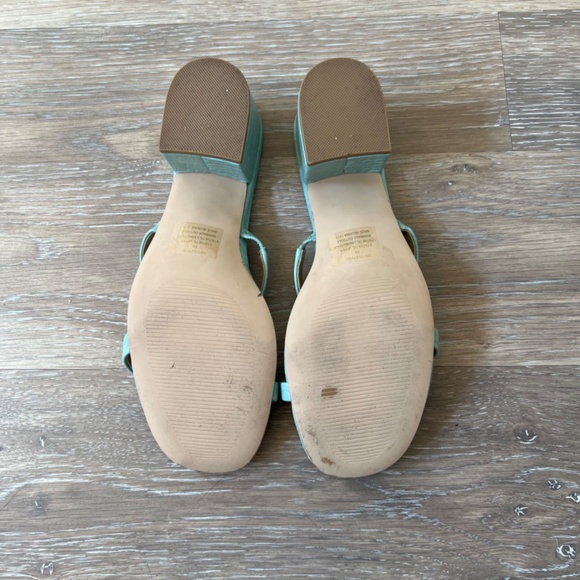 Steve Madden Issy Crock Embossed Block Heel Sandals Mint Green - Picture 7 of 9